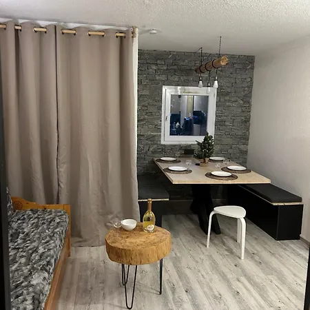 Le Petit Montagnard - Cosy à L'alpe D'huez Appartement *